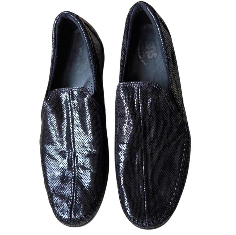 SAS Dream Women's Comfort Loafers Black Snake Design Size 9.5 Narrow - Picture 2 of 8